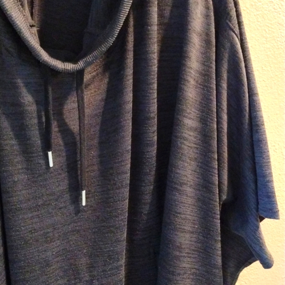 Athleta poncho top